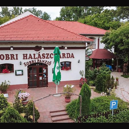 Sobri Halaszcsarda Es Panzio バヤ エクステリア 写真